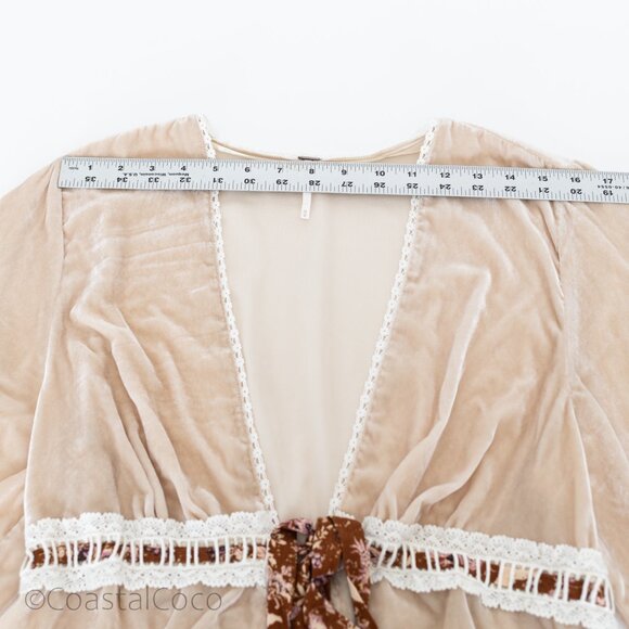 Free People Velvet Cardigan M Bell Sleeves Lace Trim Tie Ivory Boho Fairy Whimsy - Picture 10 of 13